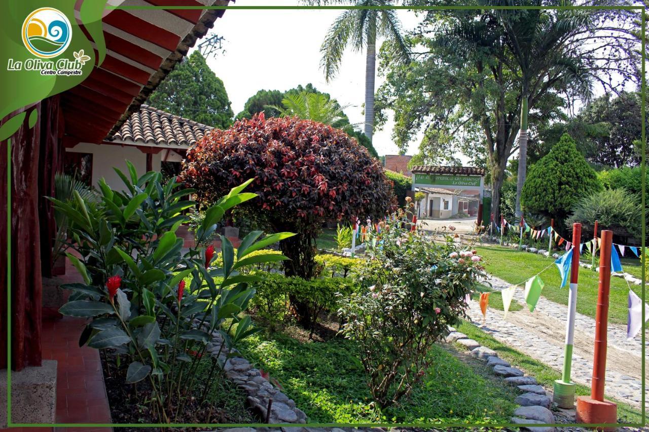 La Oliva Club Centro Campestre Hostel La Gorgona Exterior photo