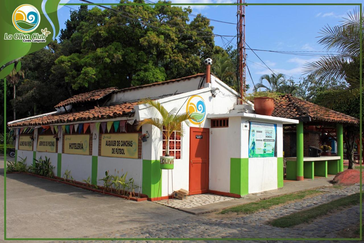 La Oliva Club Centro Campestre Hostel La Gorgona Exterior photo